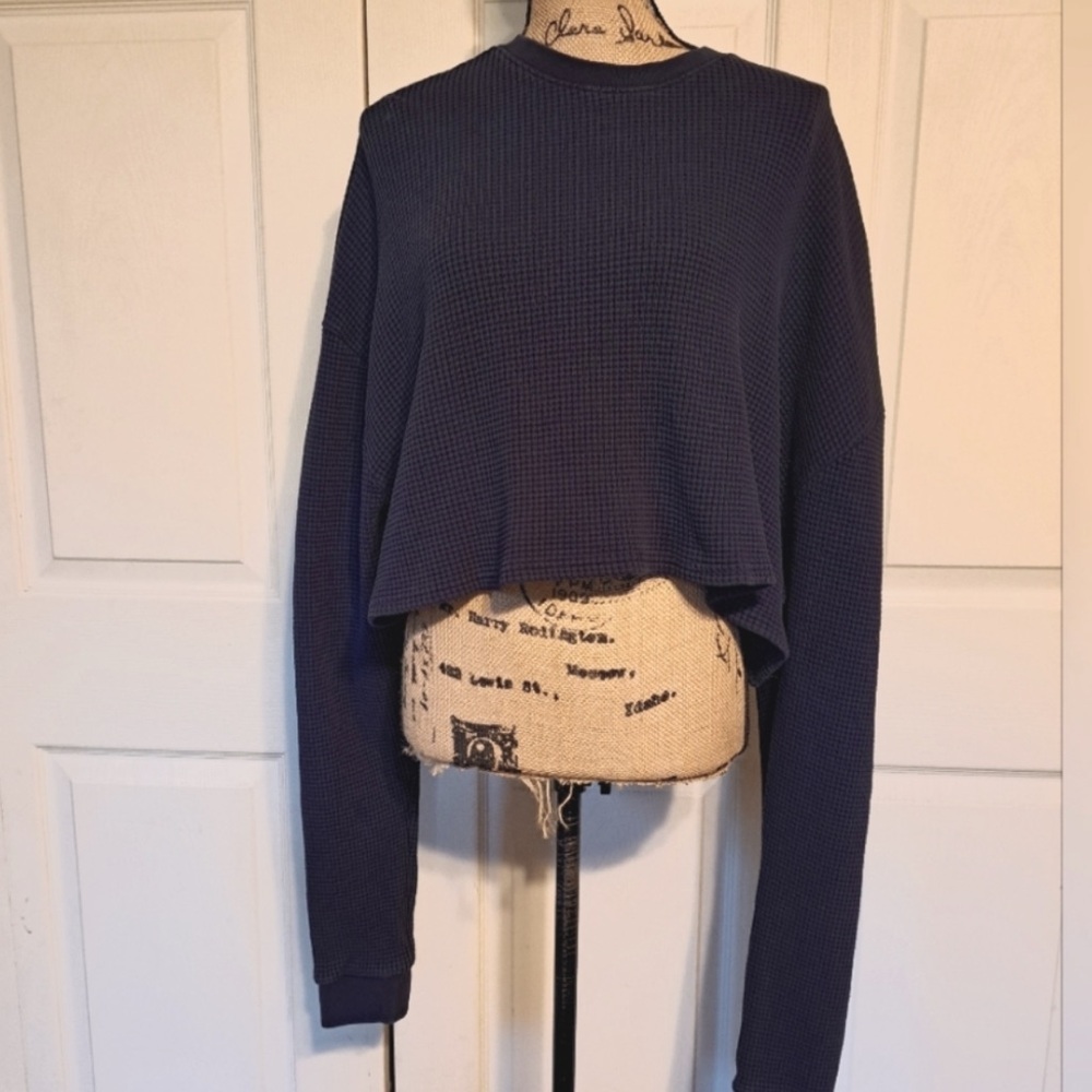 Hudson oversized waffle weave cropped raglan sweatshirt.  Medium